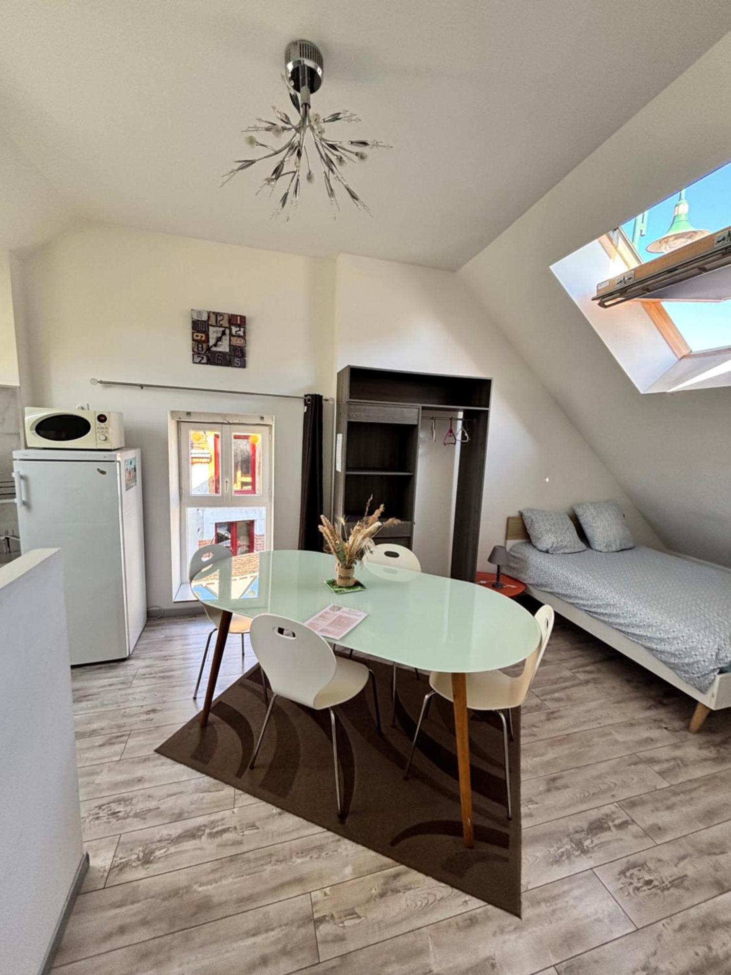 Au Velo Fleuri Appartement Bracieux Buitenkant foto