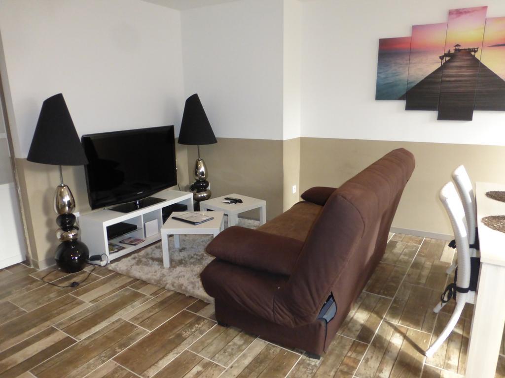 Au Velo Fleuri Appartement Bracieux Buitenkant foto